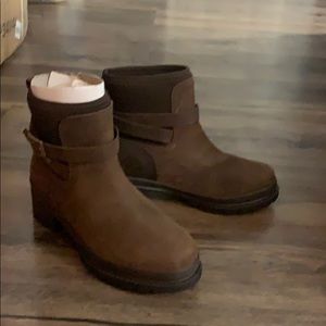 Women’s suede muck boot